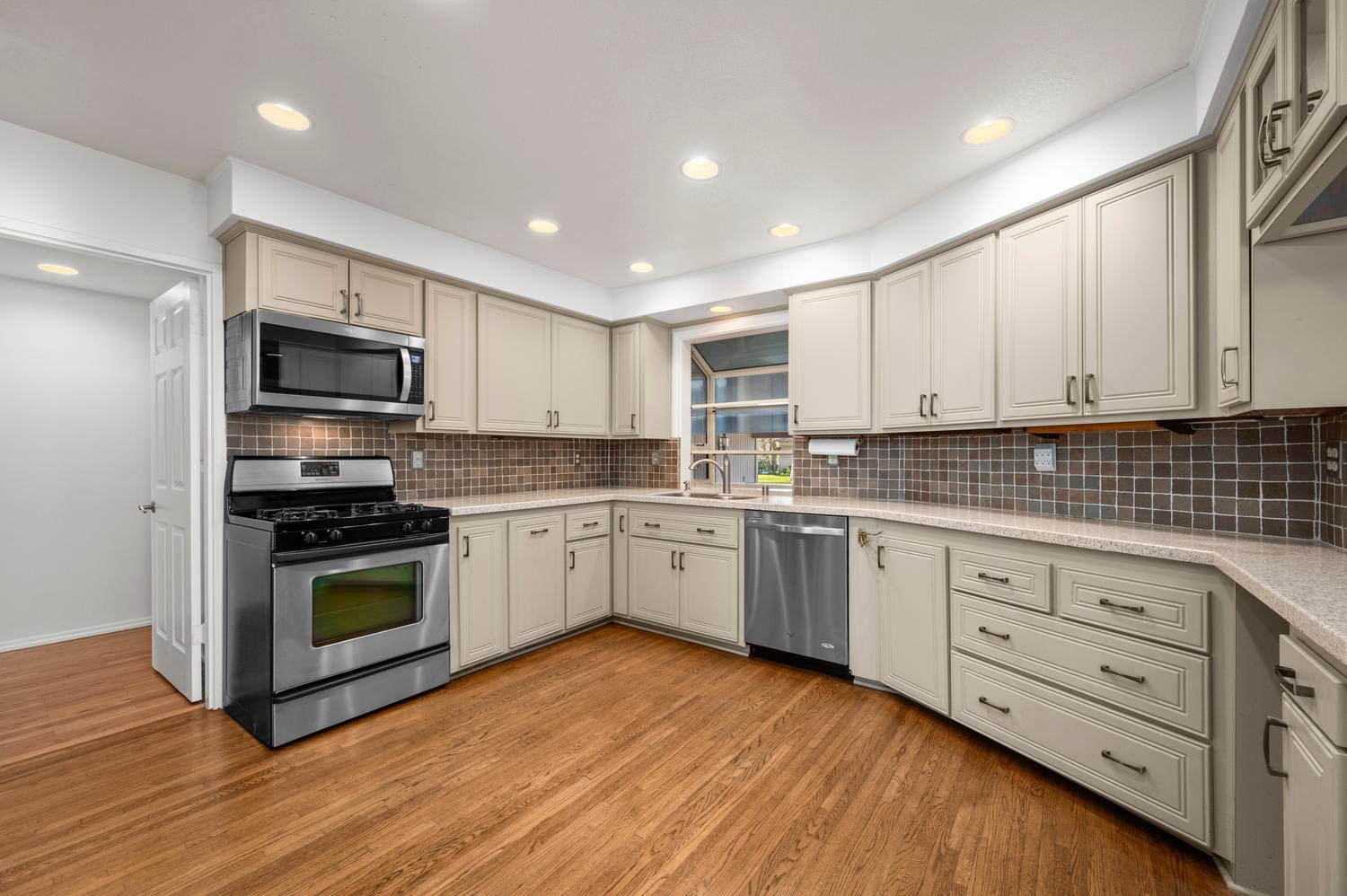 14132 Carfax Avenue – photo 3