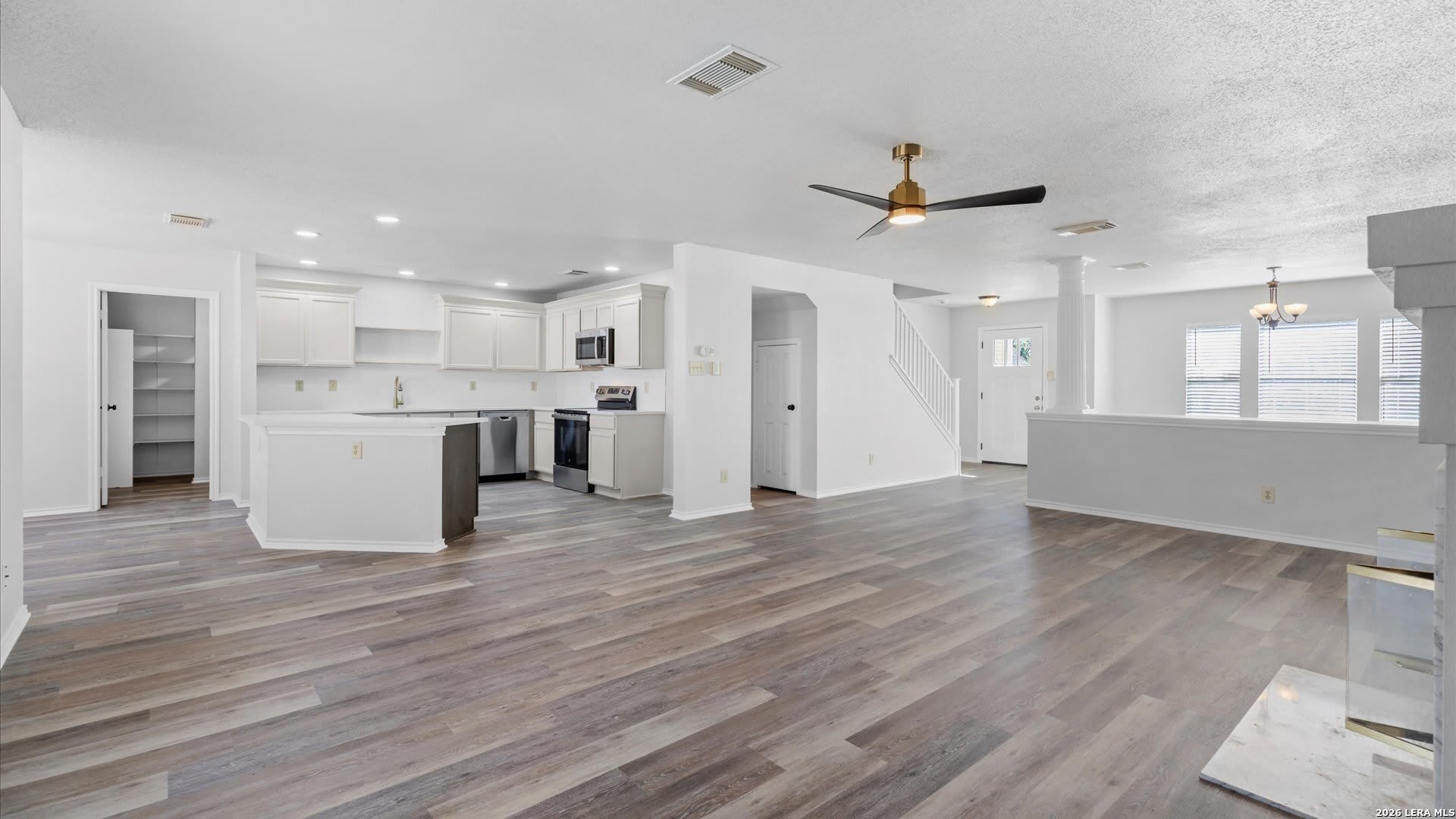 1021 BRIDGEMONT PL – photo 4