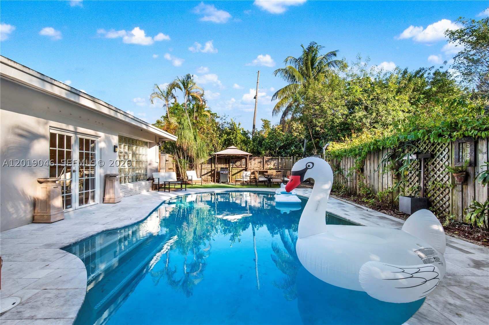 1600 SW 10th St – photo 2