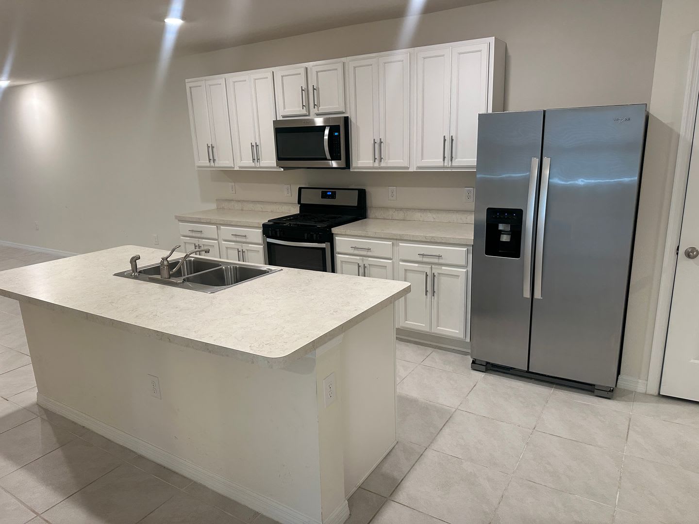 2 Bedroom + Office / 2 Bath Duplex for Rent in Leesburg – photo 4