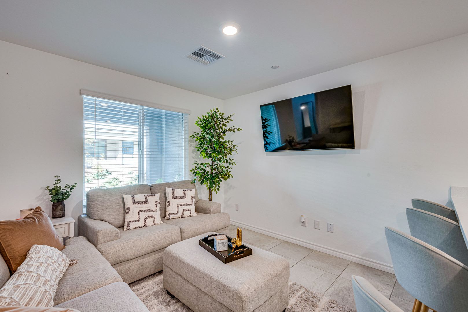 3-bedroom, 2.5-bath townhome, designed to offer the ultimate in modern comfort. – photo 2