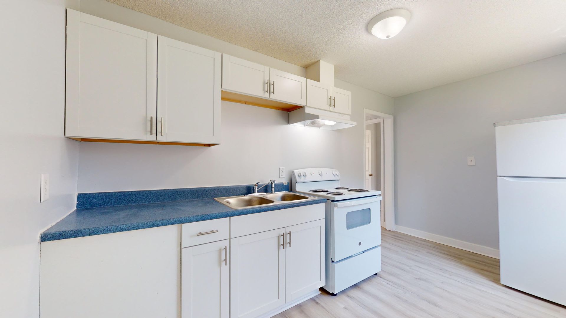 Two bedroom apartment for $1199 per month ~5 minutes from the Airport in a quaint and quiet community! – photo 2