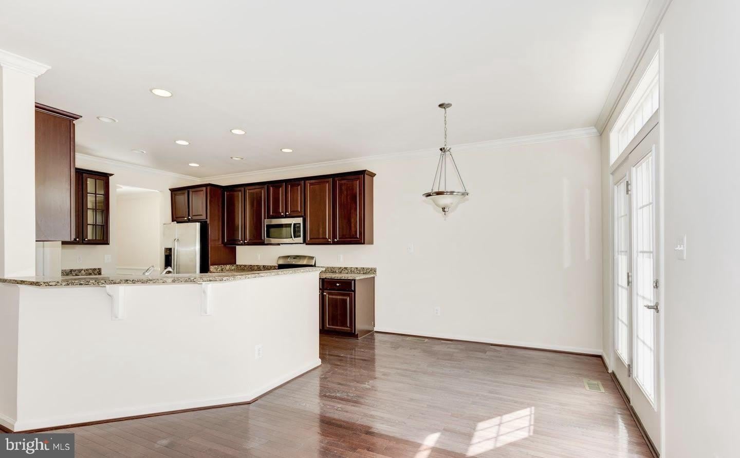 3795 LOUISE Avenue – photo 5