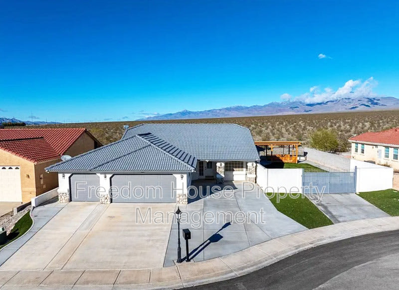 3630 East Vineyard Drive North – photo 2