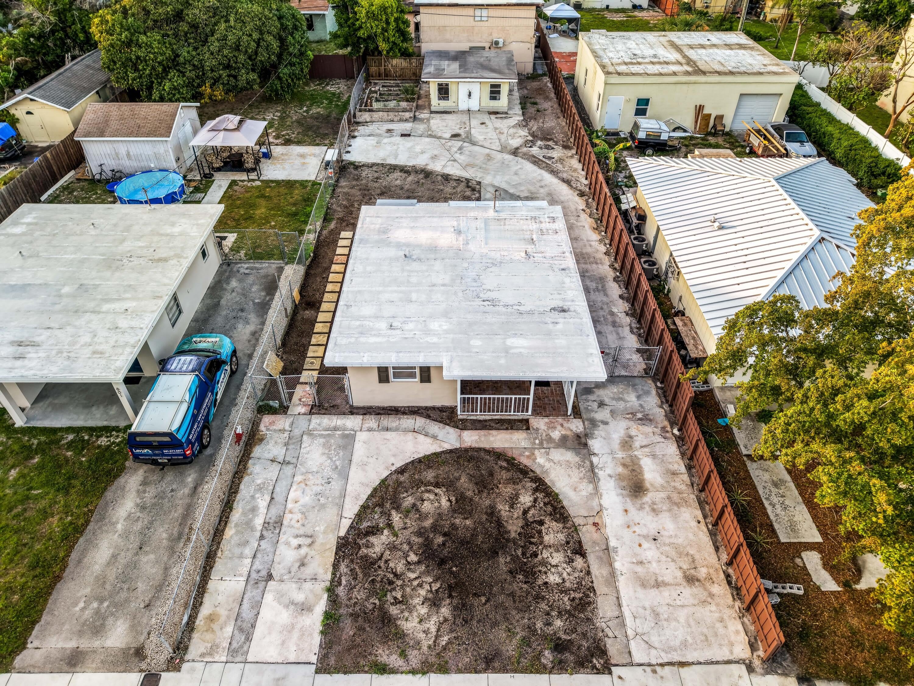 611 NE 34th Street – photo 2