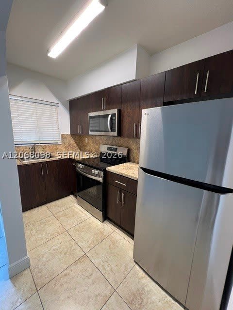 2121 Sw 14Th Ter – photo 5