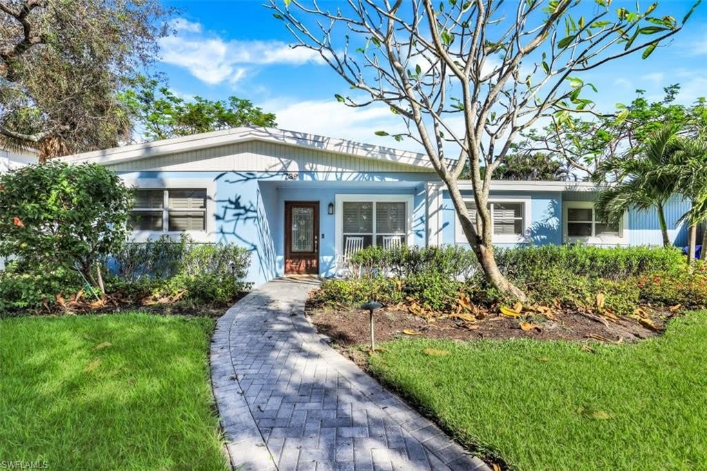 739 7th Ave N – photo 3