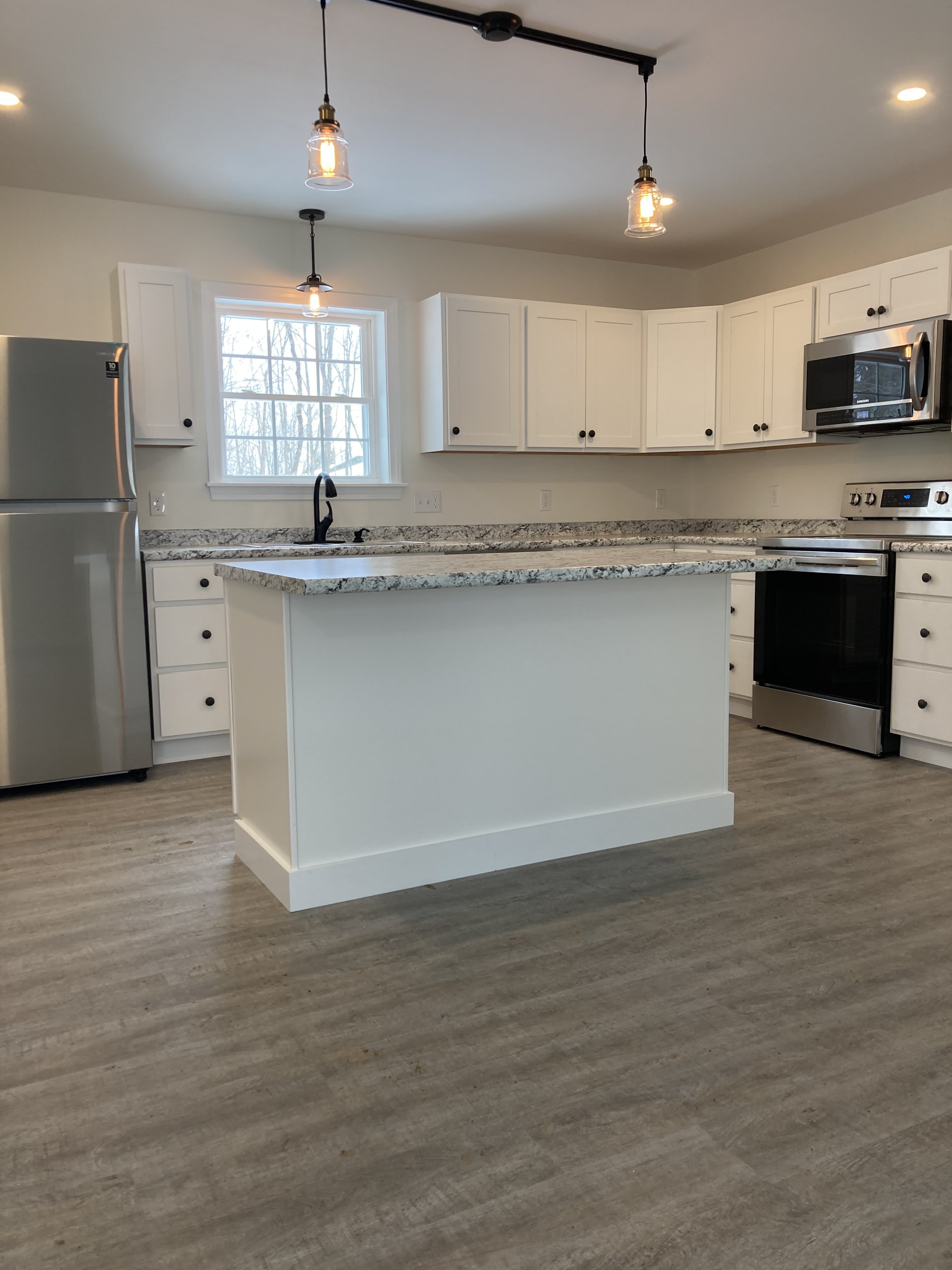 27 Maple St – photo 1