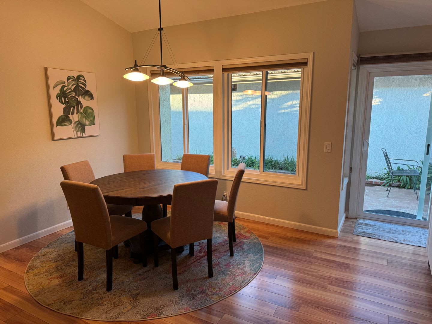 Short Term Furnished Beautiful SIngle Story Home – photo 5