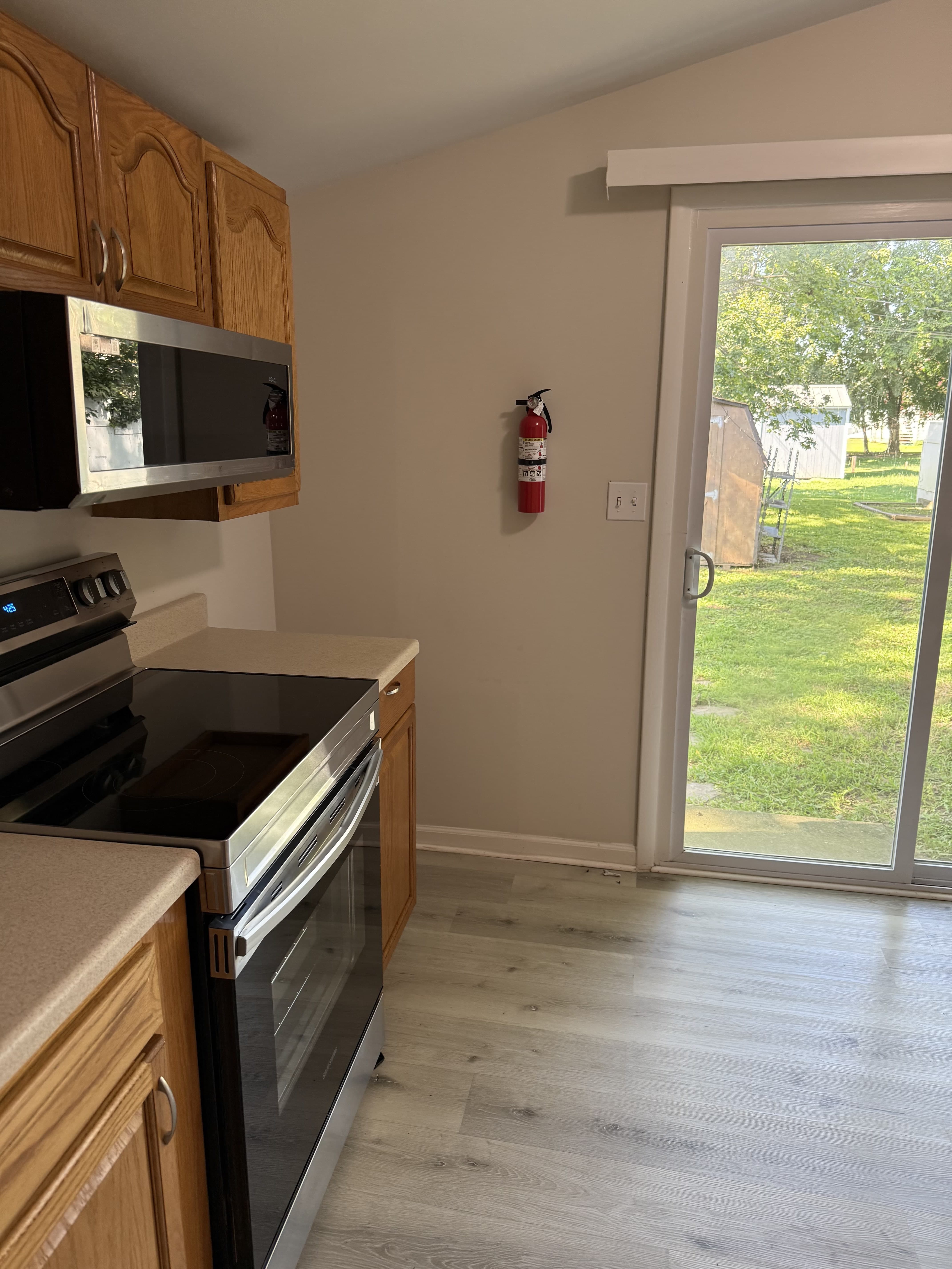 563 Pennington Ave – photo 3