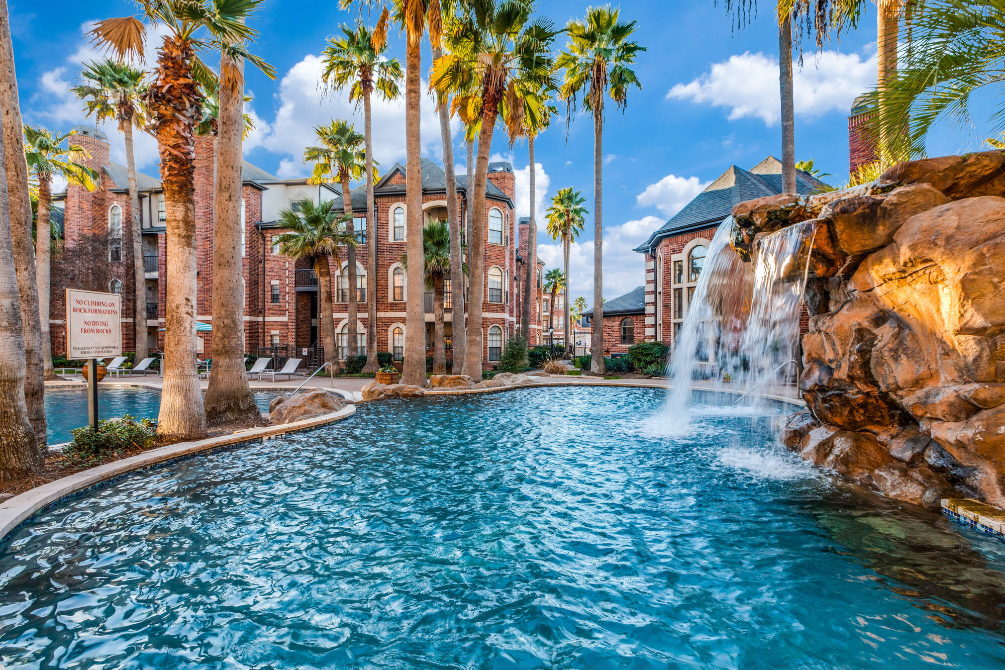 The Phoenician – photo 2