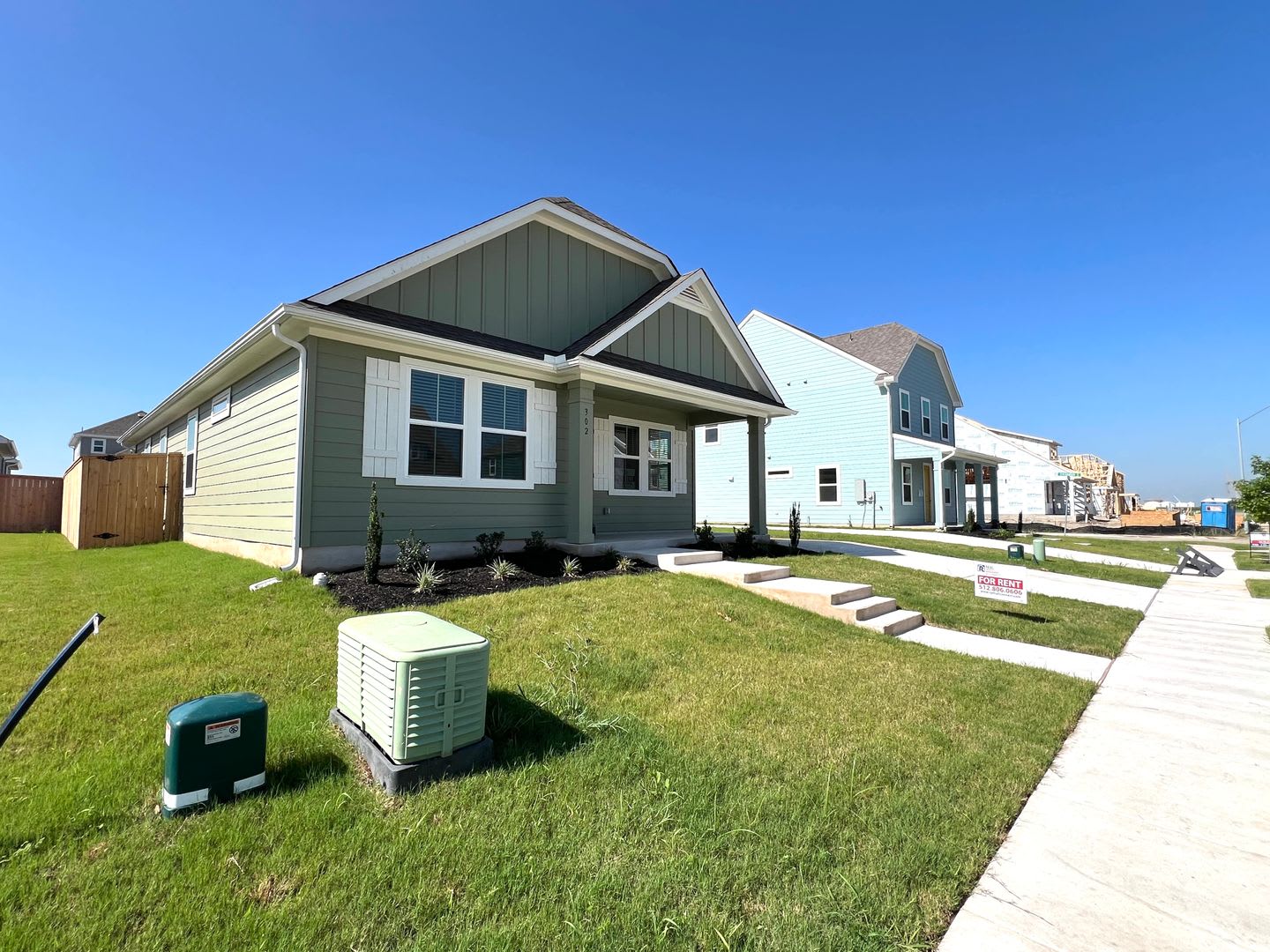 2024 Single Story Detached 3 Bedrooms And 2 Bathroom Single Family Home For Rent In Taylor Tx Across Street From Taylor High School – photo 3