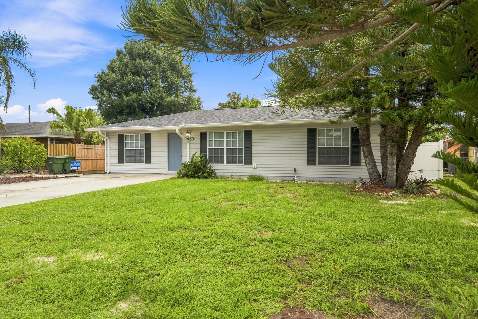 3-Bed/2-Bath Sarasota Gem: Private Pool & Central Location!! – photo 4