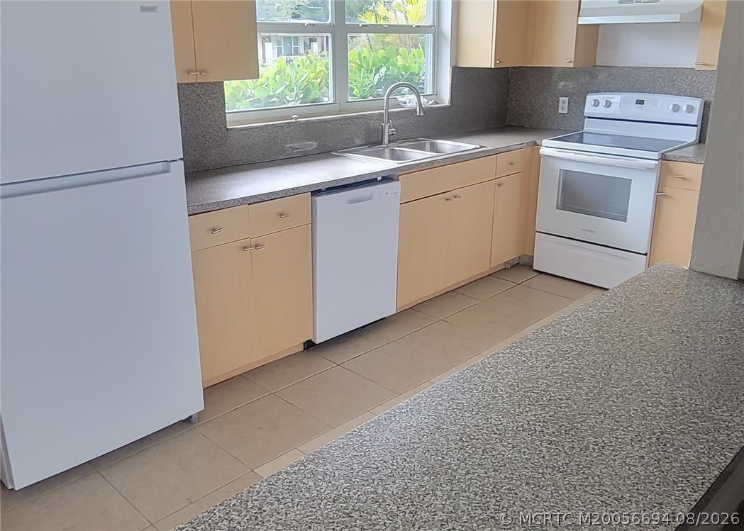 1038 Trinidad Avenue – photo 5
