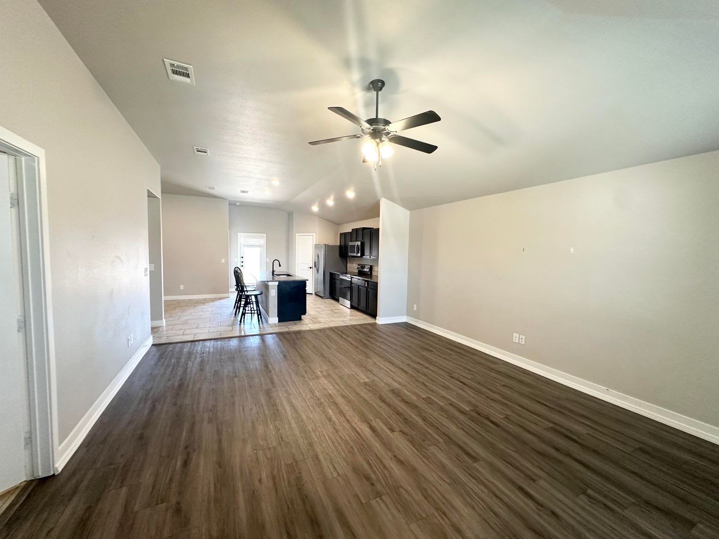 3 Bedroom 2 Bathroom Home For Rent – photo 2