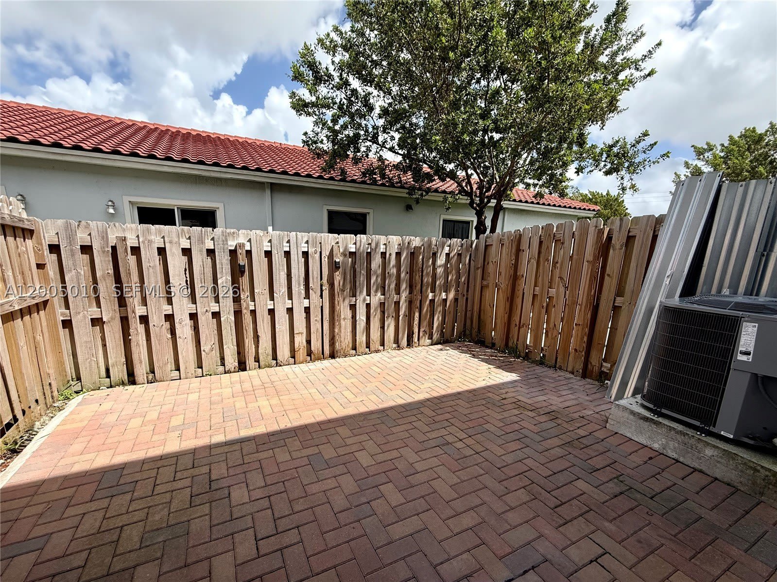 529 NE 1st Dr – photo 5