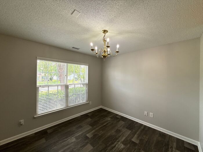 1032 Meadowbrook Lane Southwest – photo 2