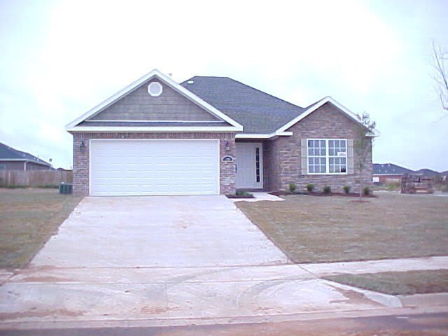 2200 SW Huntwick Avenue – photo 1