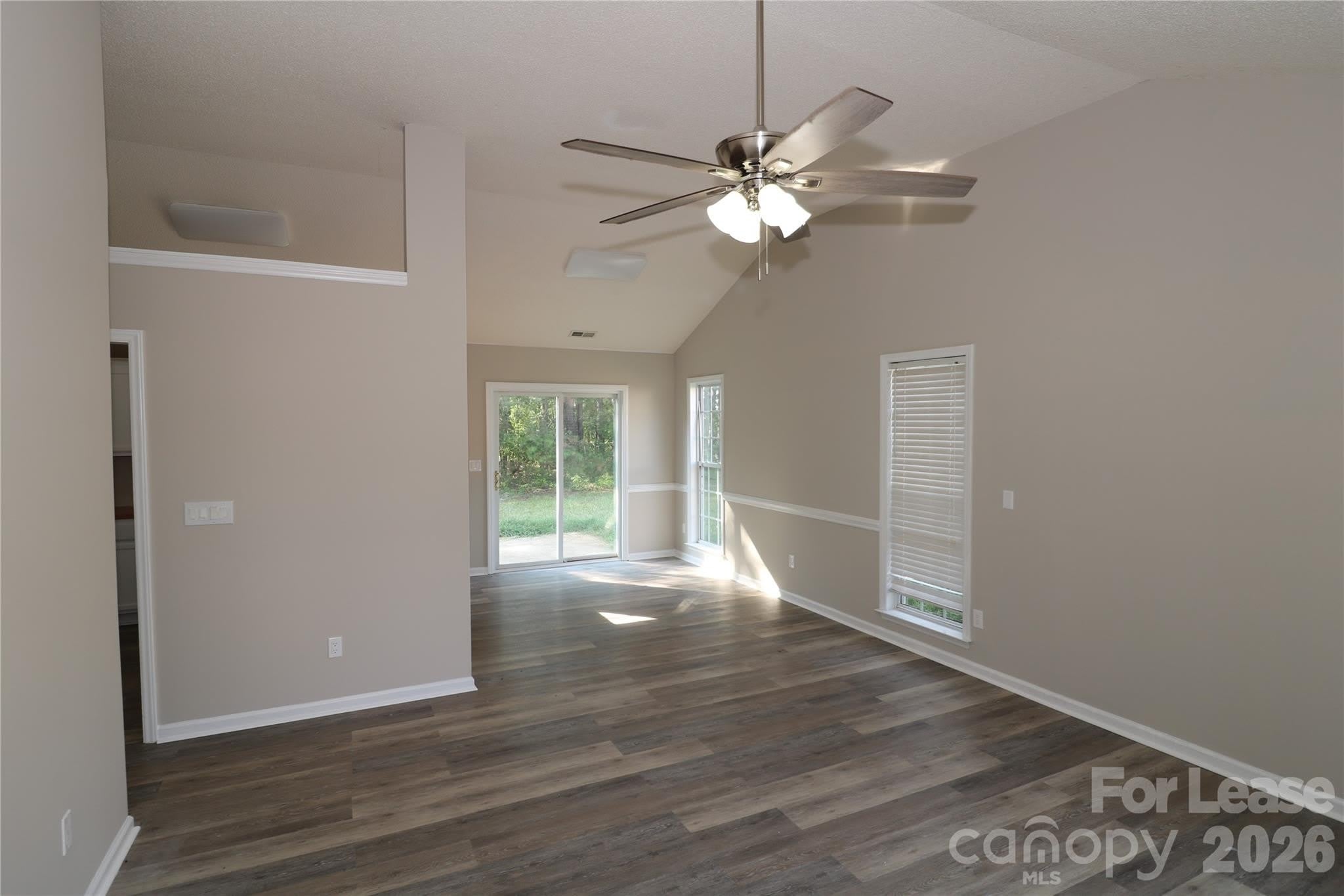 711 Harvest Way – photo 3