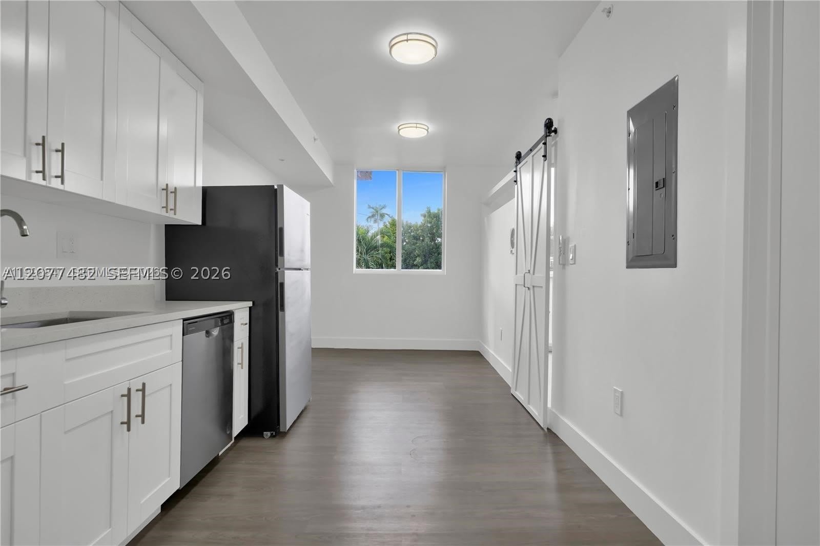 1620 NW 18th St – photo 1
