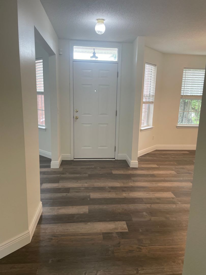 3/2 with spacious backyard! – photo 2