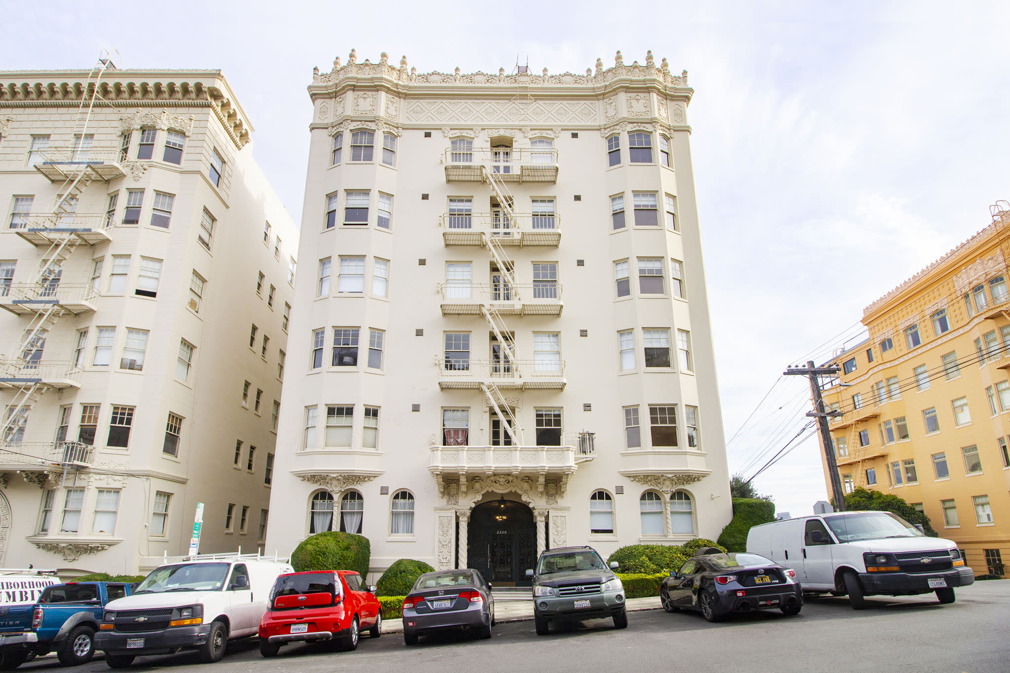 2200 Leavenworth Street – photo 1