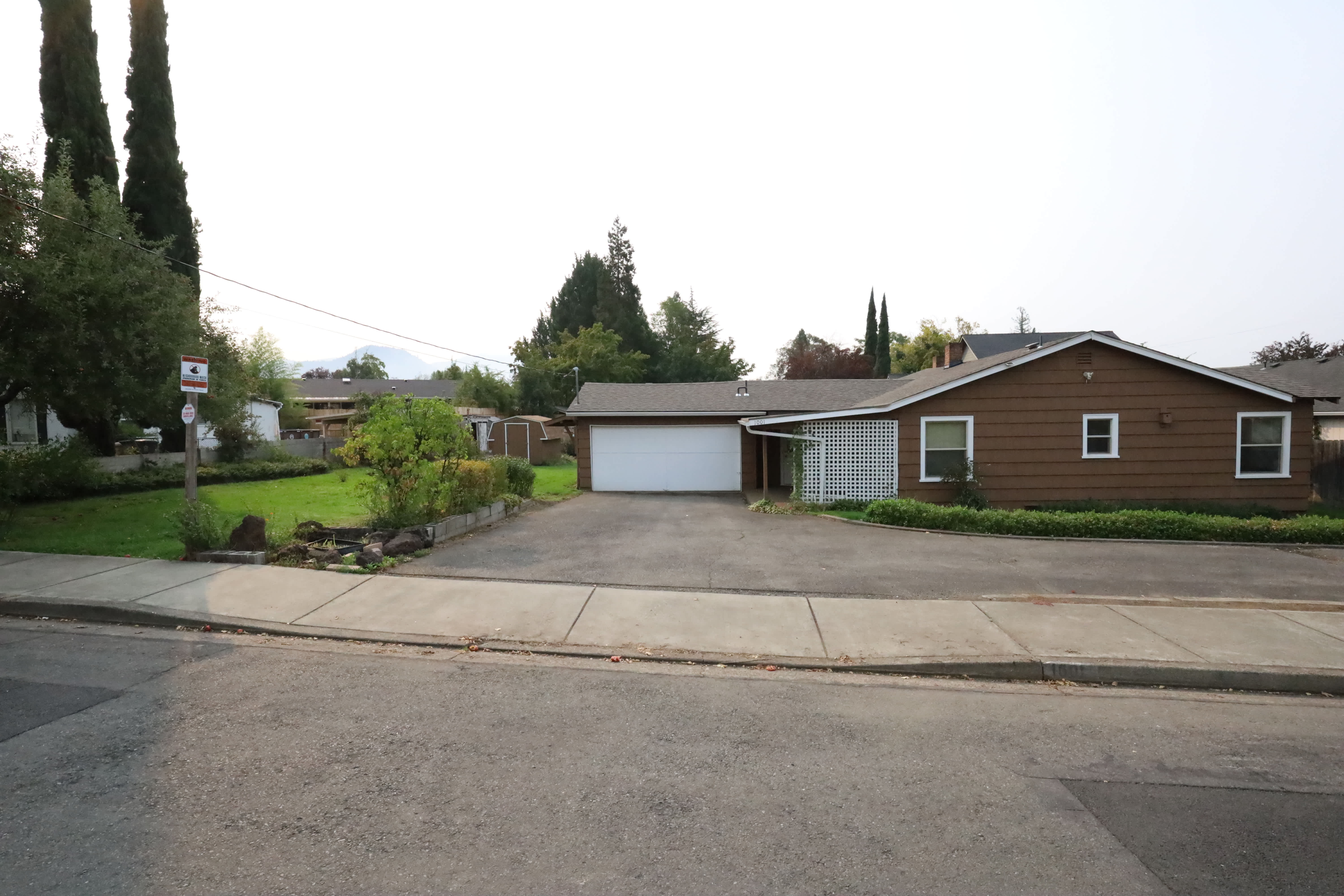 1001 Ne Churchill St – photo 1