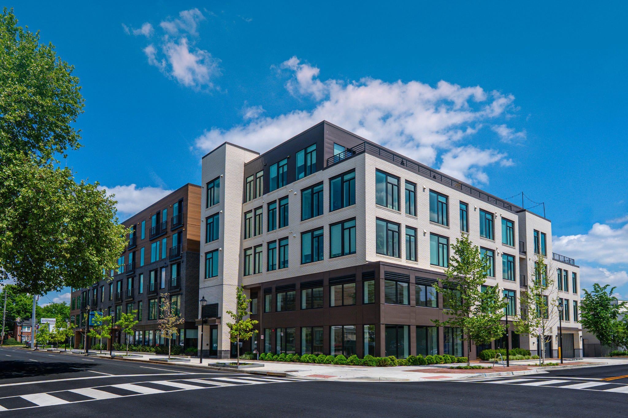 701 N HENRY Street – photo 1