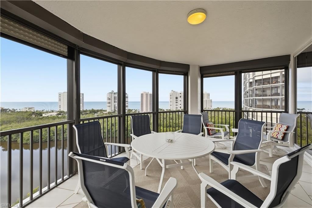 8990 Bay Colony Dr – photo 4