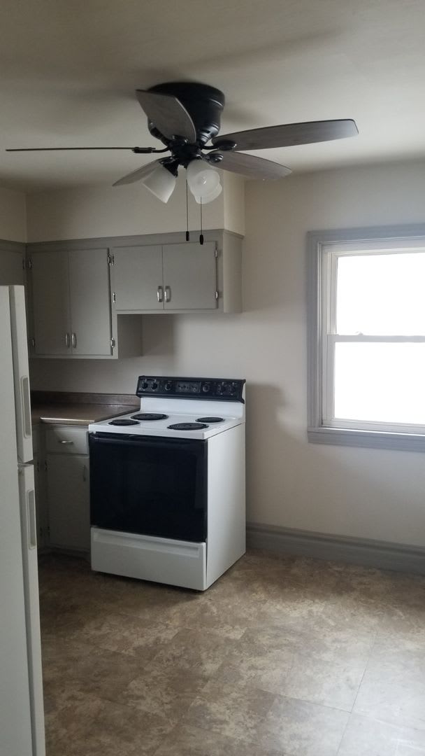 209 W Warren St – photo 4