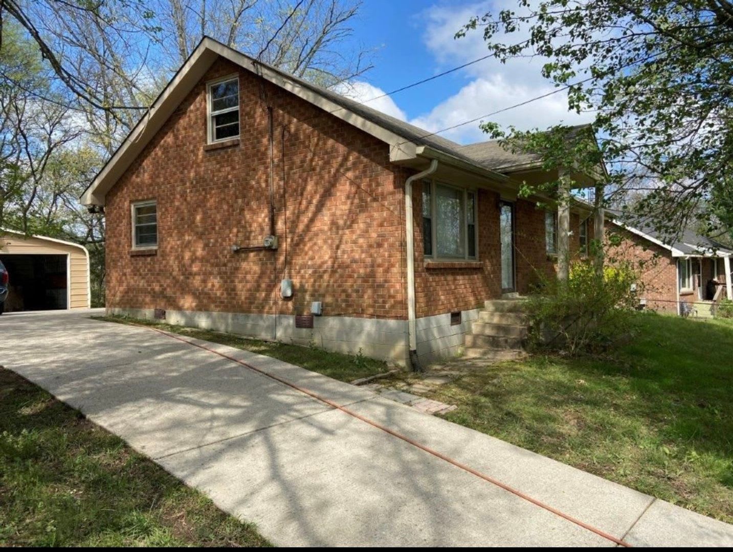 Mt Juliet 3/2 with a large detached garage -privacy – photo 3