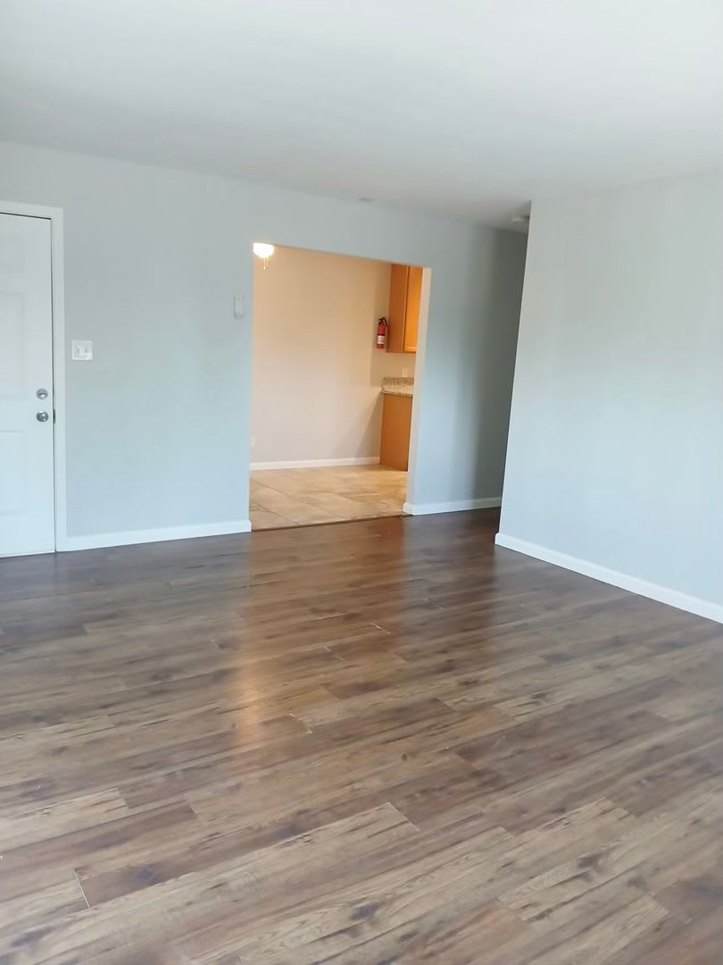 Remodeled 2 Bedroom Unit in Four-Plex in Roseville – photo 3