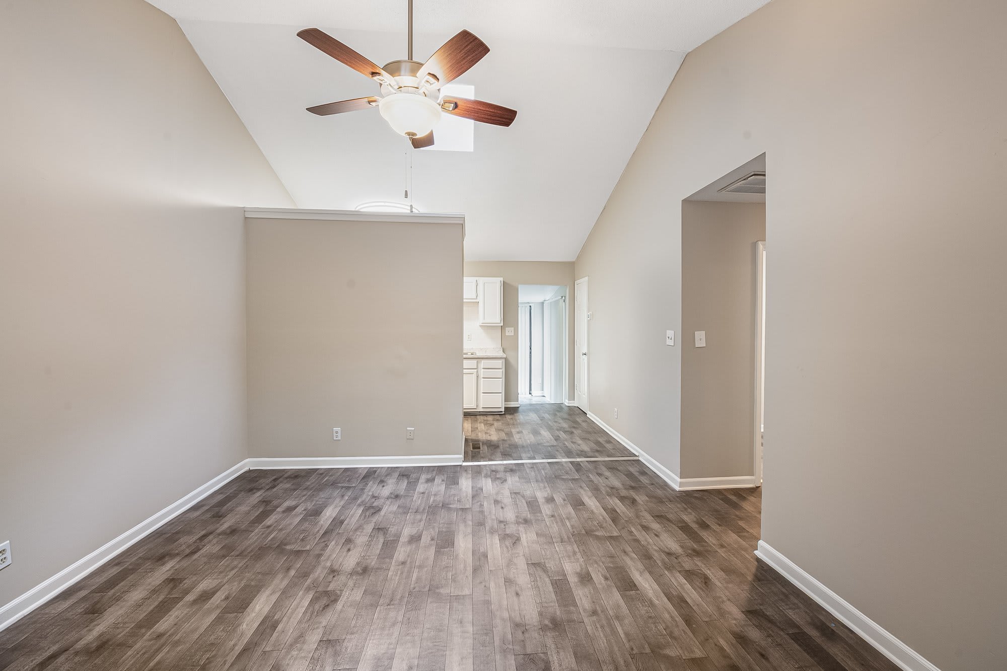 Jamestown Manor Apartments – photo 5