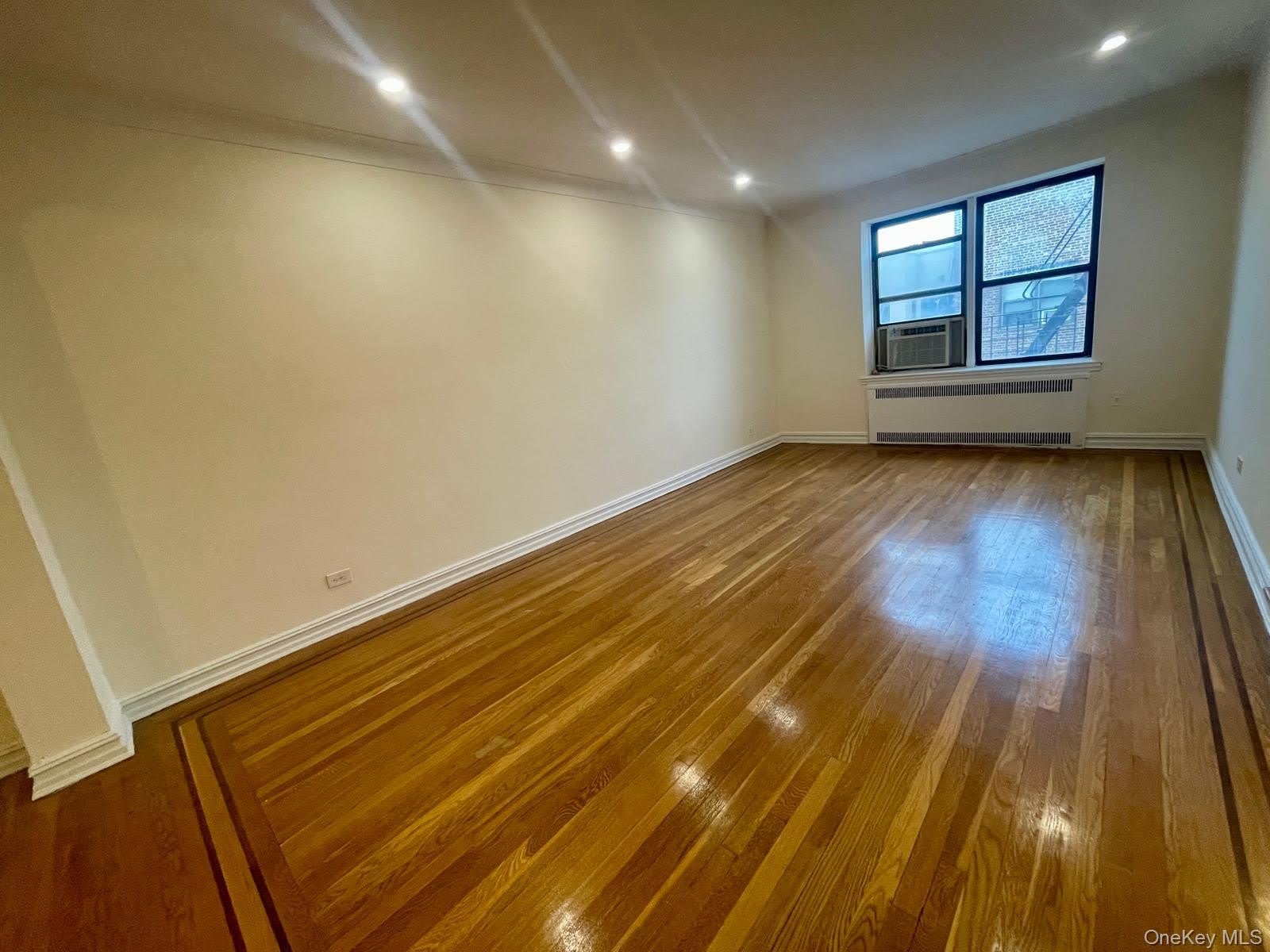 35 35 75 Street – photo 4