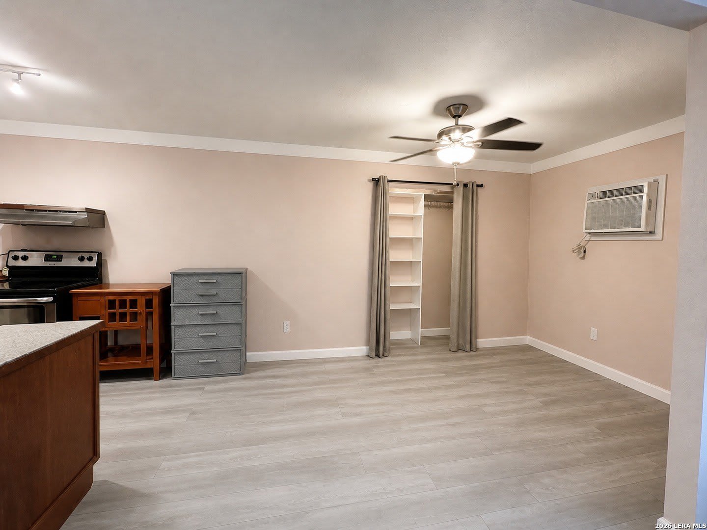 118 N Stonegate – photo 2