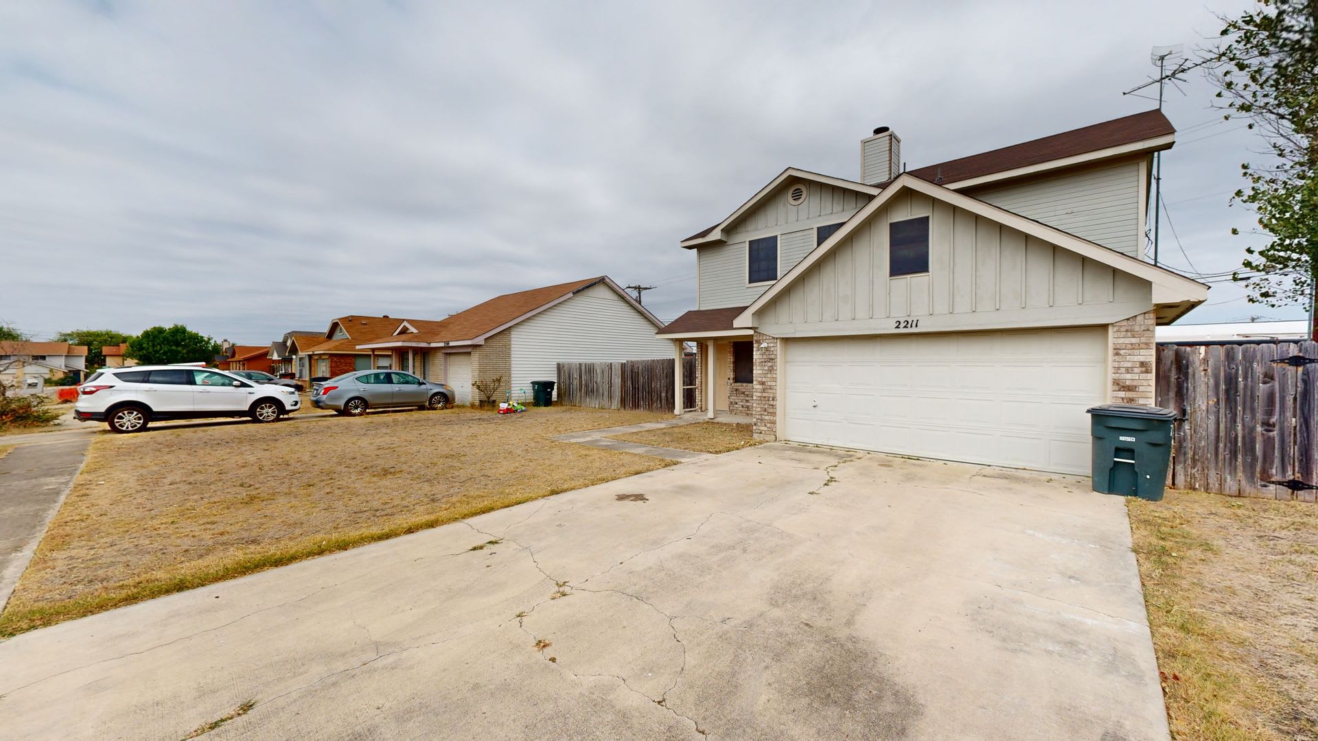 2 WEEKS FREE + $1,375 RENT IMPROVEMENT!!! – photo 3