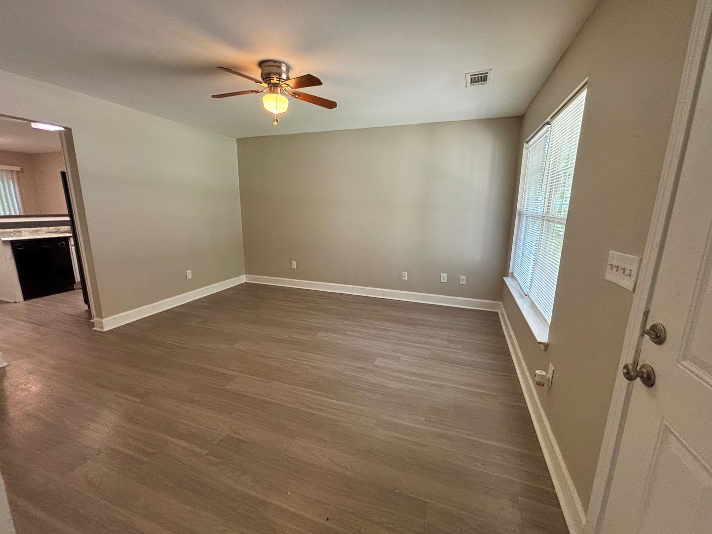 2595 Elliott Street – photo 4