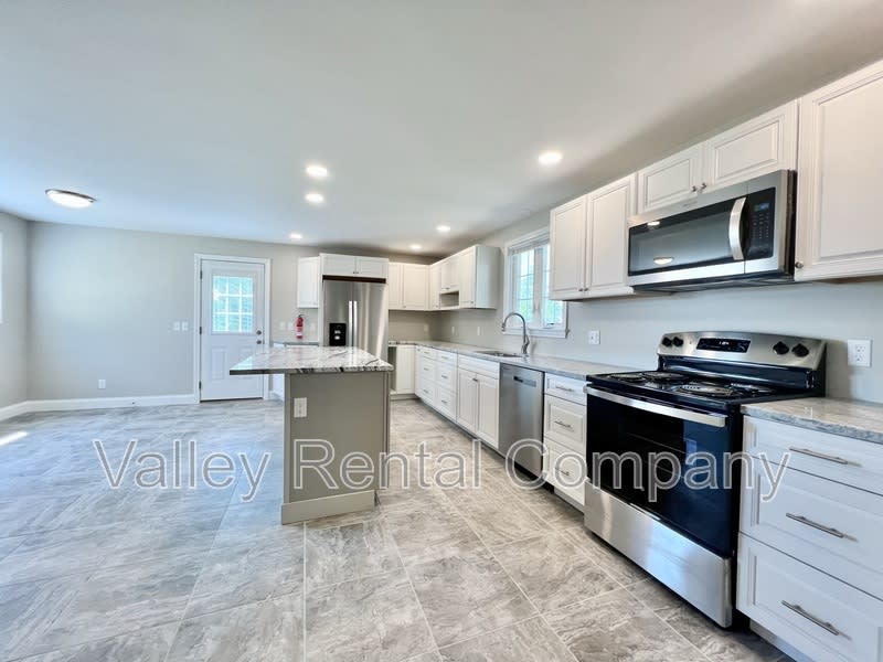 110 East Street – photo 2