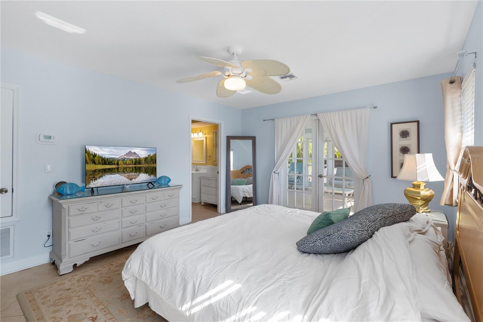 7860 HOLIDAY Drive – photo 3