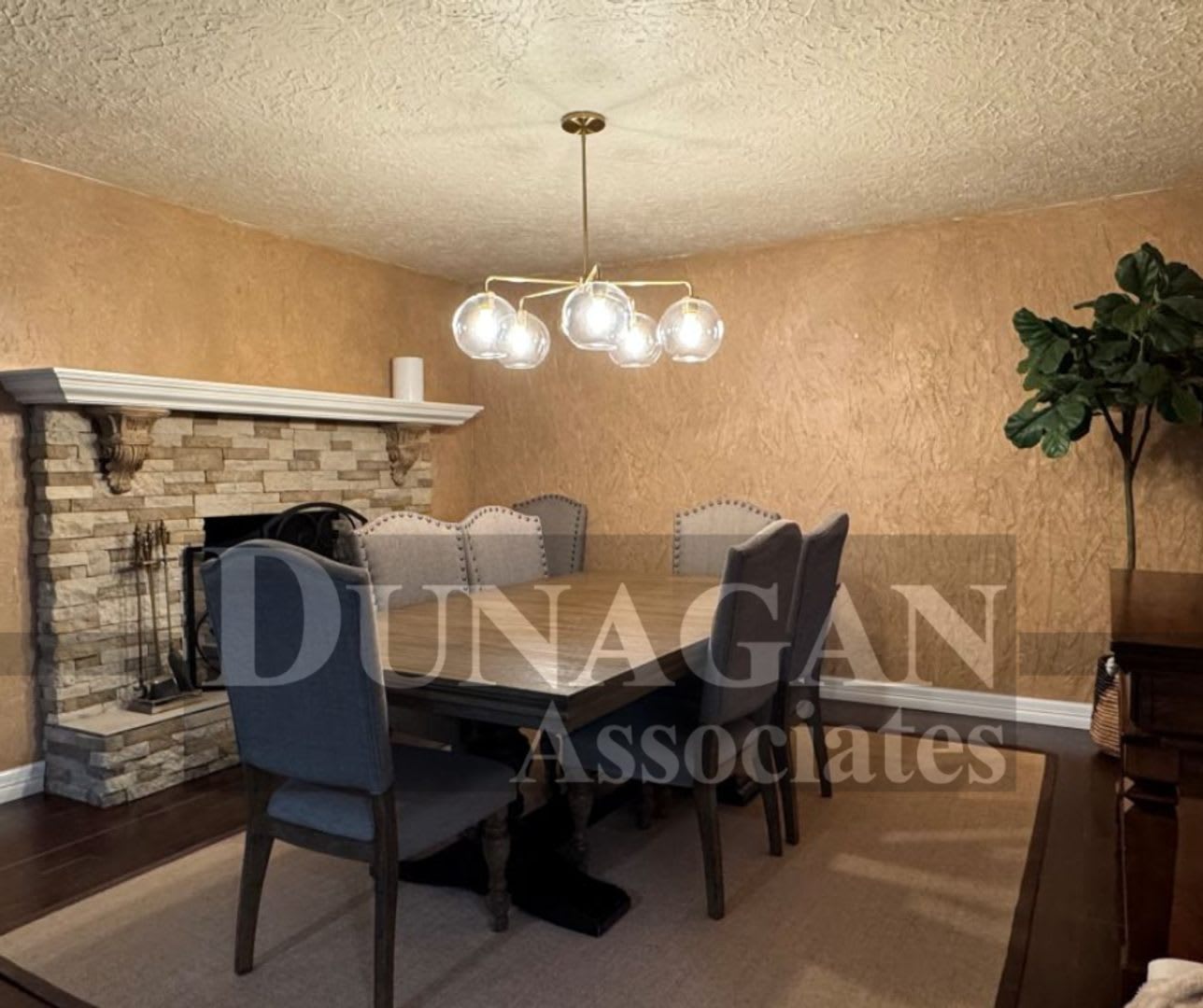 PRICE REDUCED!!!! Partially Furnished- 3bed 2bath home with water paid – photo 4