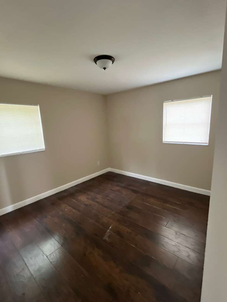 1732 NW 6 Ter – photo 4