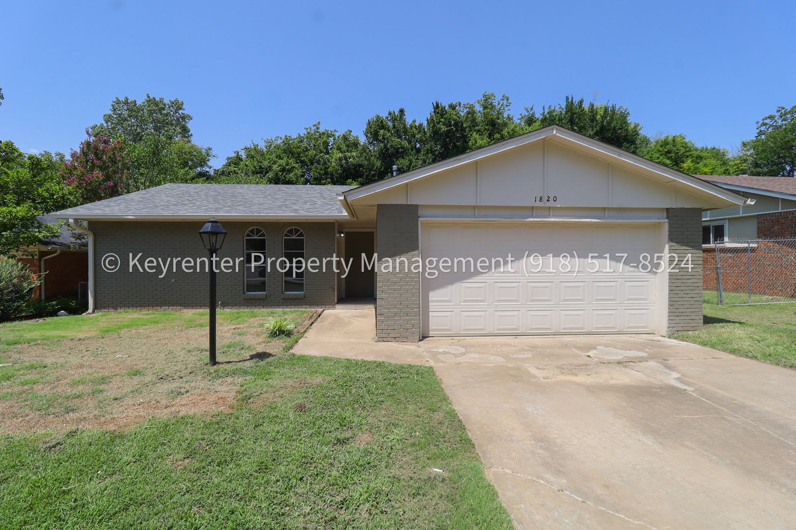 Beautifully Redone 3 Bedroom BA House! Available for Immediate Move in! – photo 1