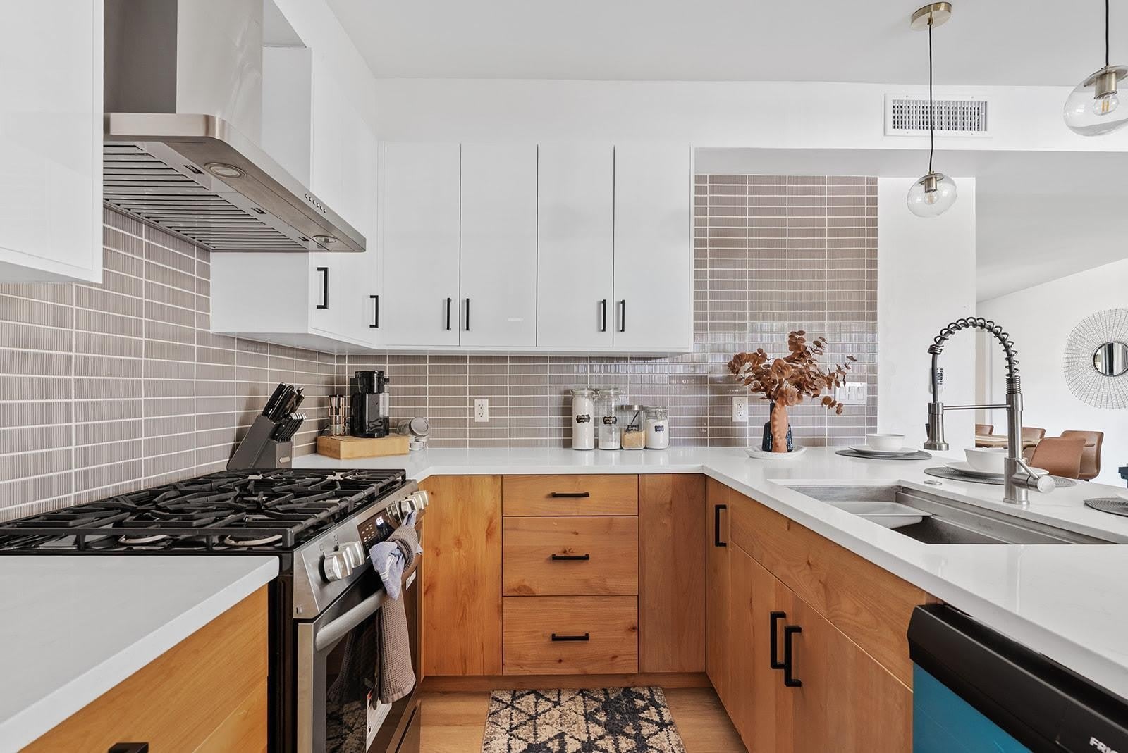 530 W 17Th Street – photo 3
