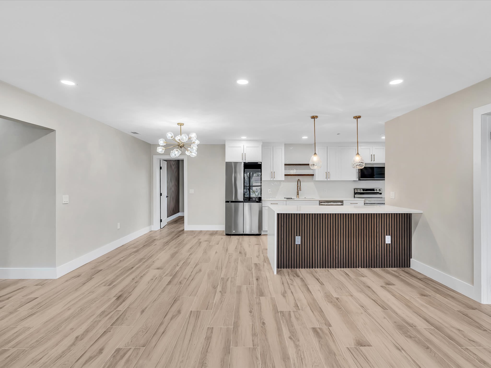 10691 Northwest 28th Street – photo 3