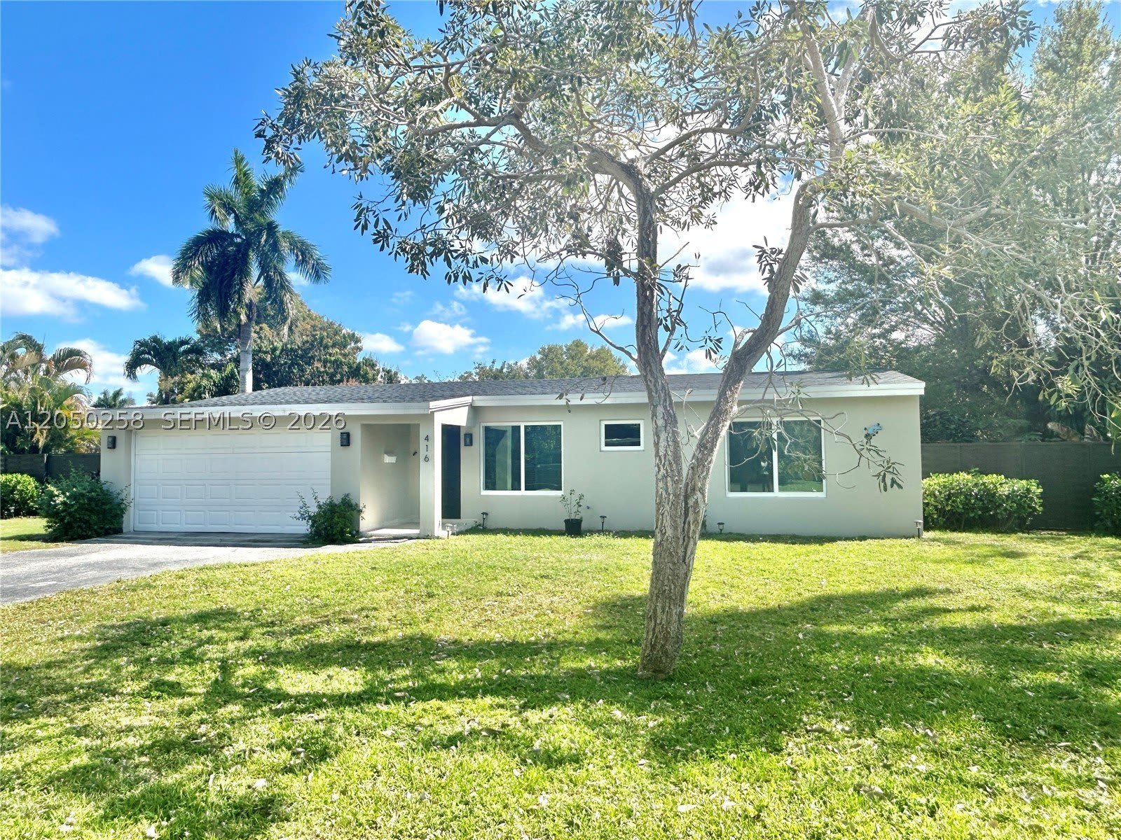 416 Bayberry Dr – photo 1