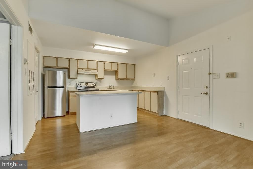 3305 WYNDHAM Circle – photo 5
