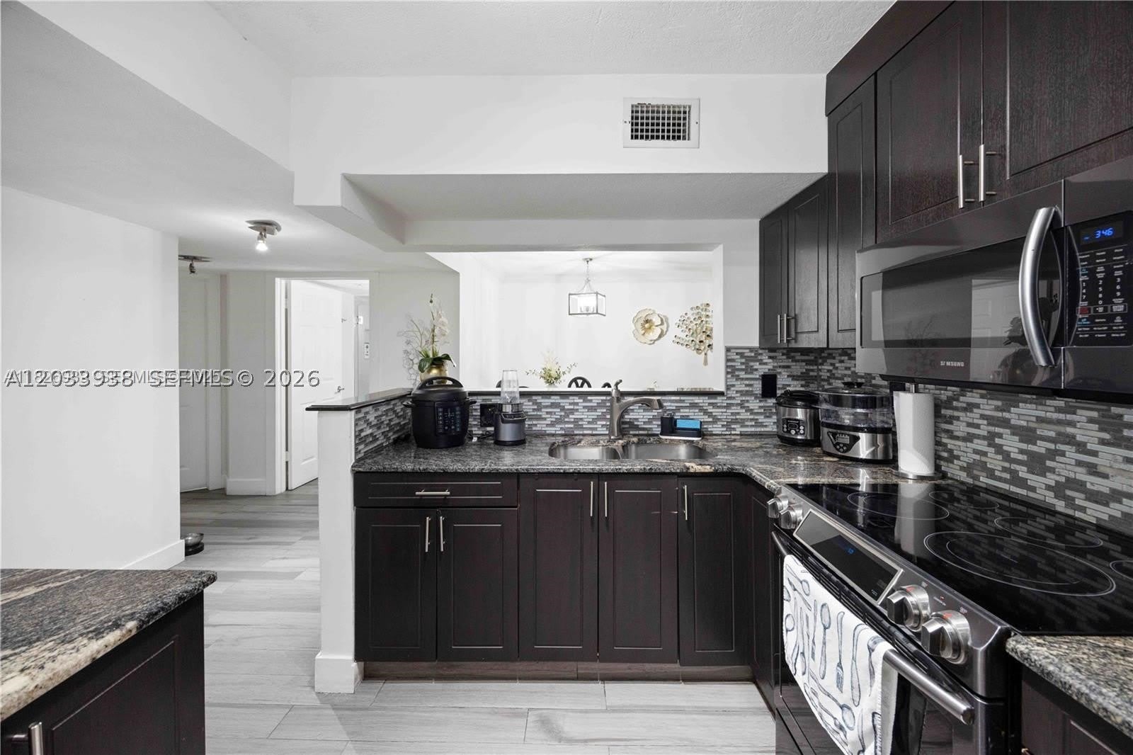 12505 Nw 11Th Ln – photo 3