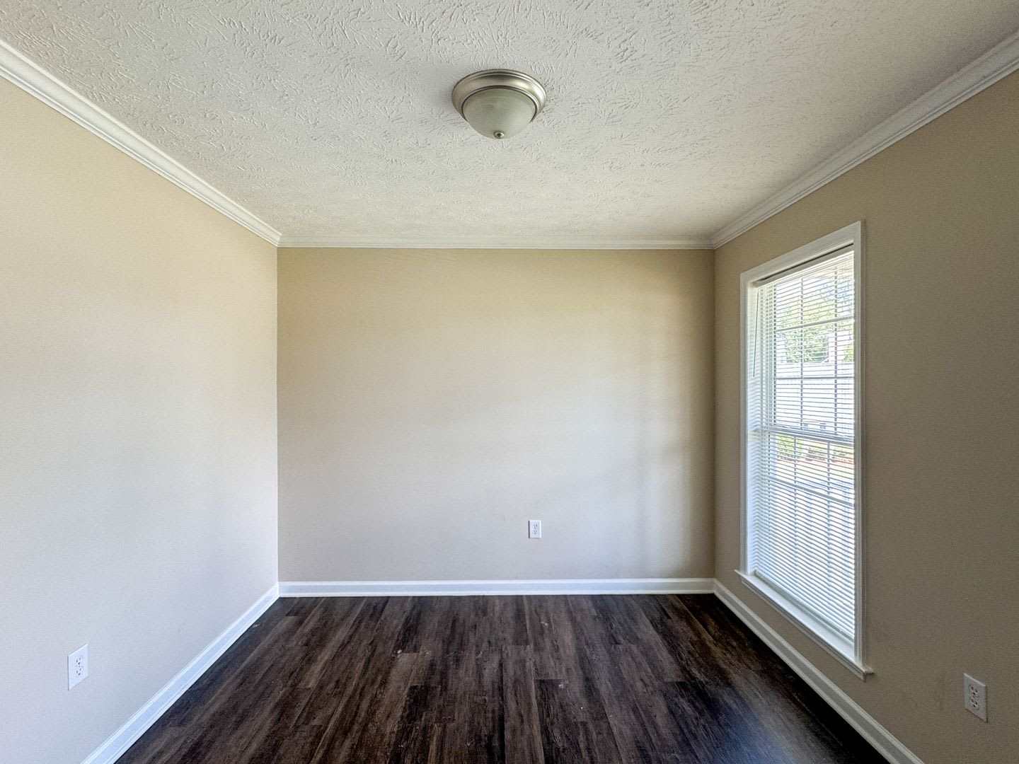 Charming 3 Bed 2.5 Bath Hope Mills Home – photo 3