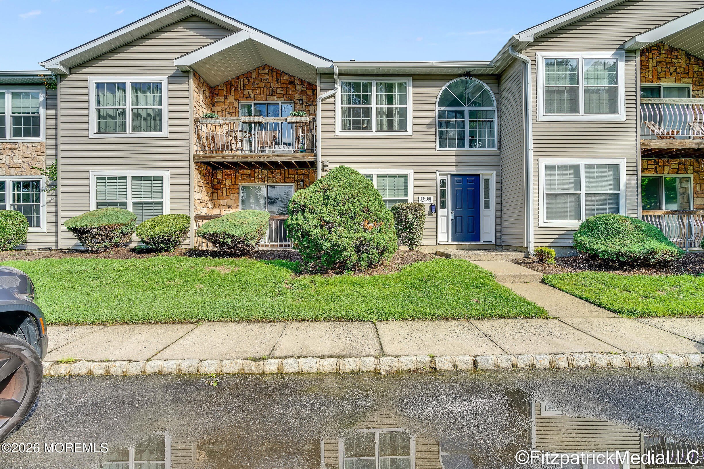 93 Diane Drive – photo 1