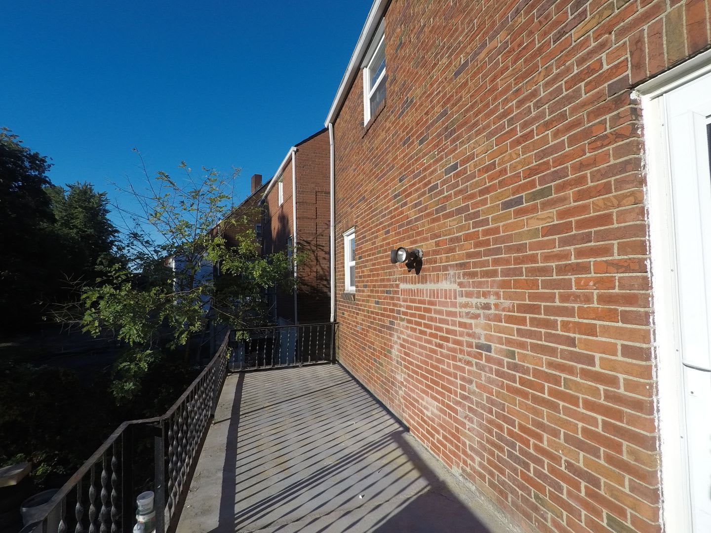 3 Bedroom/ 1 Bathroom House for Rent in Brookline! – photo 5